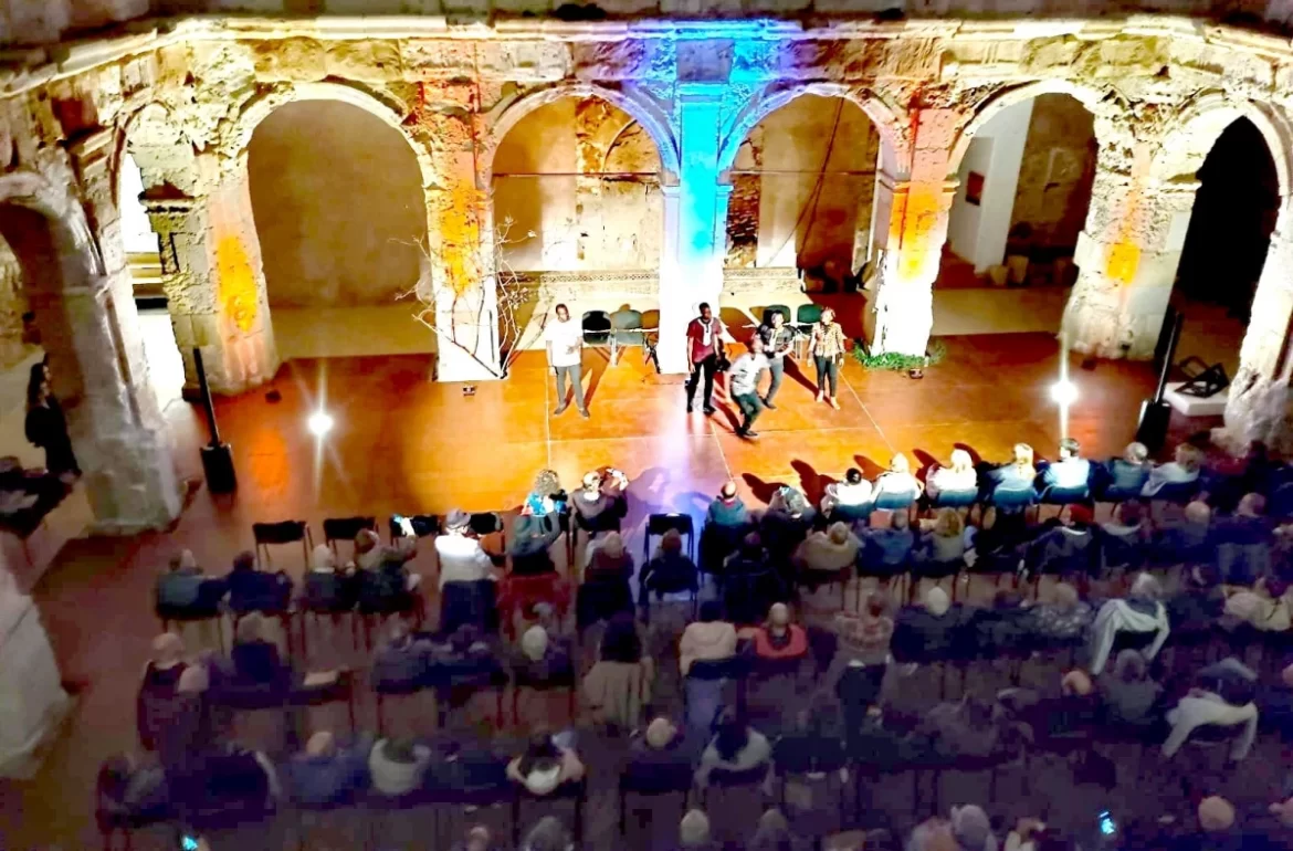 DEARTE cuelga el cartel de «no hay billetes» en el concierto de Góspel africano de ABA TAANO