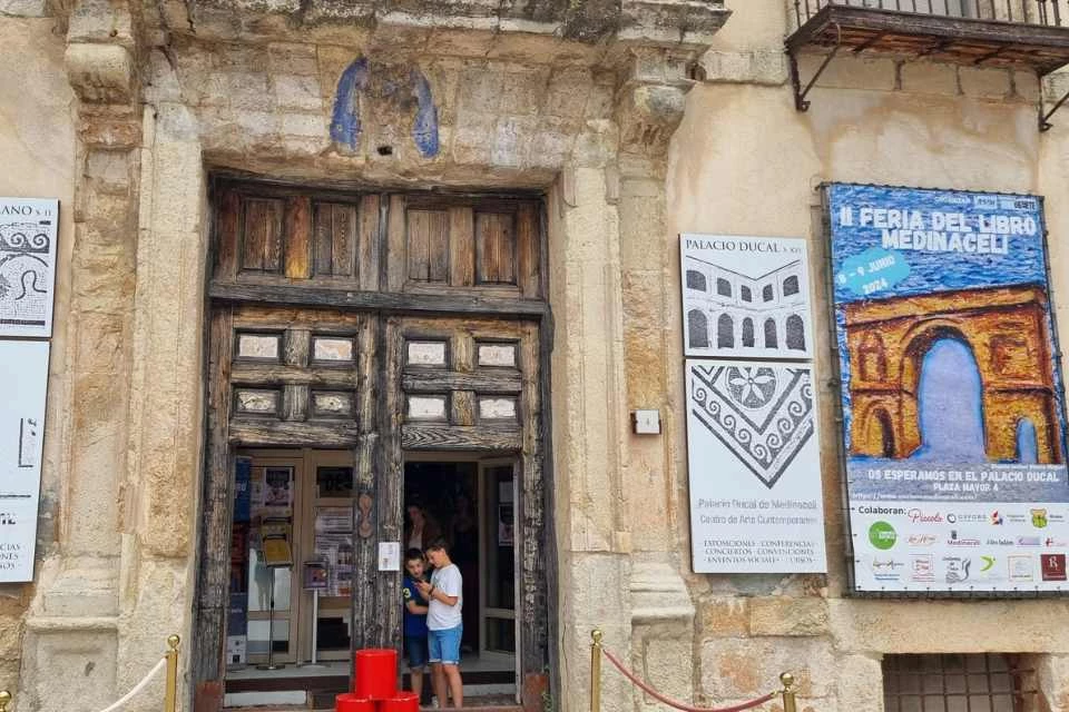 GALERÍA DE FOTOS: MEDINACELI DISFRUTA DE UNA GRAN II FERIA DEL LIBRO